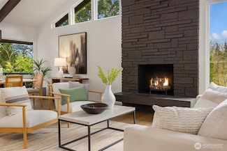 9740 SE 40th St, Mercer Island, WA 98040