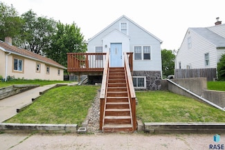 205 N Lewis Ave, Sioux Falls, SD 57103