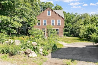 4 Lowest Ln, Rockport, MA 01966