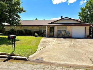 218 S 5th Ave, Stroud, OK 74079