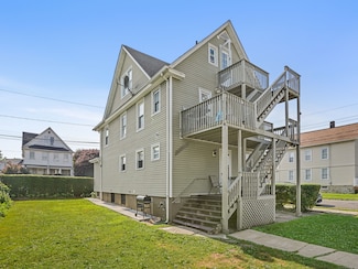 88 Amsterdam Ave, Bridgeport, CT 06606