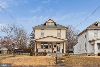 27 E Pershing Ave, Lebanon, PA 17042
