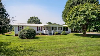 1012 Oldtown Rd, Walnut Cove, NC 27052