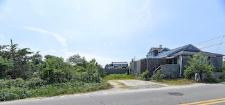 137 Old Point Rd, Newburyport, MA 01950