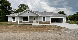 300 Maple Terrace, Maysville, MO 64469