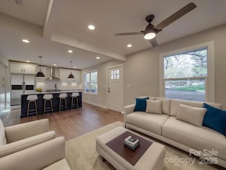 908 Davenport St, Charlotte, NC 28208