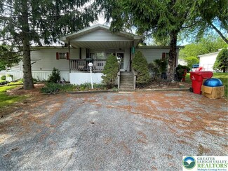 1006 Redwood Dr, Breinigsville, PA 18031