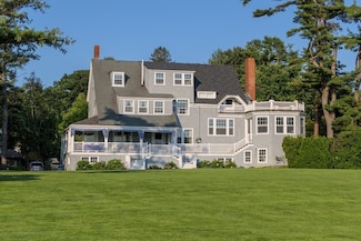 48 Proctor St, Manchester, MA 01944