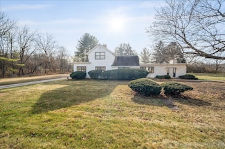 39W027 Silver Glen Rd, Saint Charles, IL 60175