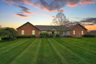 4656 Meadow Grove Dr NW, Carroll, OH 43112
