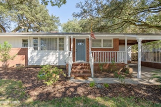 1607 Battery Creek Rd, Beaufort, SC 29902
