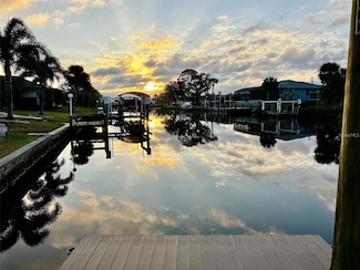 18393 Hottelet Cir, Port Charlotte, FL 33948