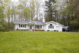 6253 W Sherman Lake Dr, Augusta, MI 49012