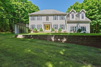 81 Red Barns Rd, Guilford, CT 06437