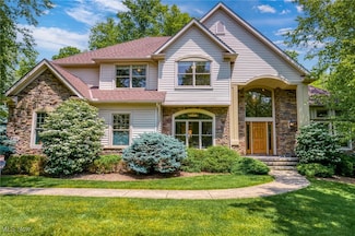37755 Flanders Dr, Solon, OH 44139