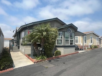 809 Eucalyptus Ln, Fountain Valley, CA 92708