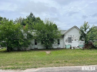 506 W Mclean St, Colchester, IL 62326