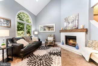 8 W Jonathan Ct, Kennett Square, PA 19348