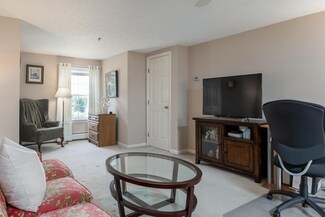 45 Riviera Rd, Hudson, NH 03051