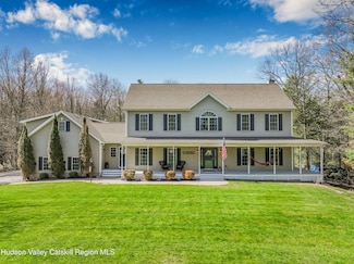 130 Laurel Ln, Saugerties, NY 12477