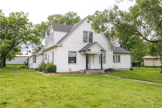521 N 15th St, Fredonia, KS 66736