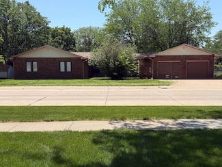 2712 W E St, North Platte, NE 69101