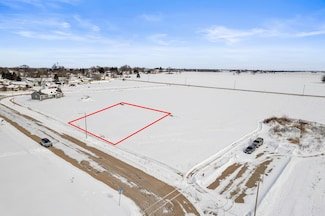 470 Nickolas St, Randolph, WI 53956