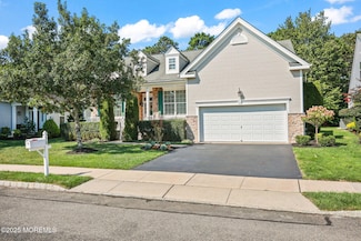 28 Pond View Cir, Barnegat, NJ 08005