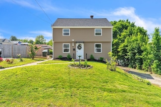 48 Aldrich St, Webster, MA 01570