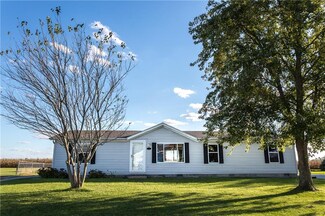 111 E Oak St, Roachdale, IN 46172