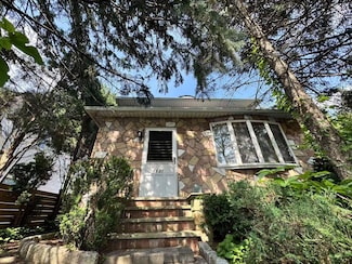 4521 248th St, Little Neck, NY 11362