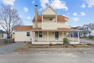 111 Oak Ave, Riverside, RI 02915
