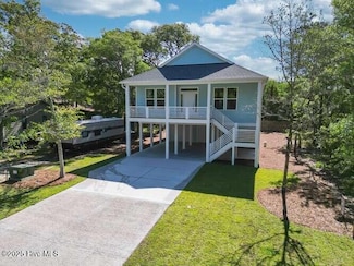 102 SE 6th St, Oak Island, NC 28465