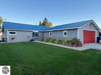940 N West Silver Lake Rd, Traverse City, MI 49685