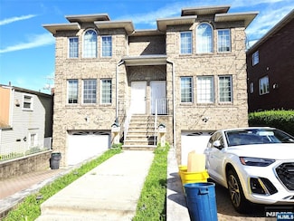 247 7th St, Palisades Park, NJ 07650