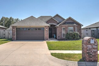 204 E Dillon Dr, Kiefer, OK 74041