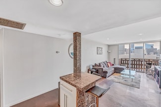 2016 Main St Unit 2103, Houston, TX 77002