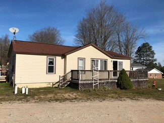 6672 Milton Rd, Alanson, MI 49706