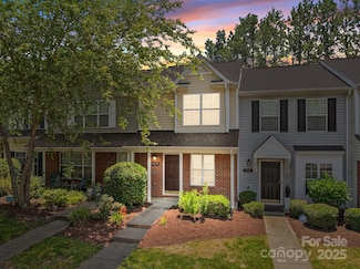 12516 Hennigan Place Ln, Charlotte, NC 28214