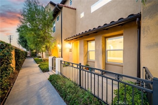 677 S District Way, Anaheim, CA 92805