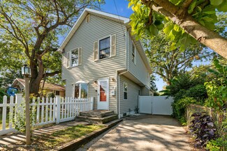 128 Hilltop Blvd, Keyport, NJ 07735