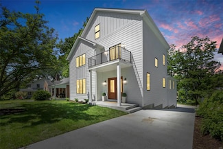 205 Gilbert St, Saint Louis, MO 63122
