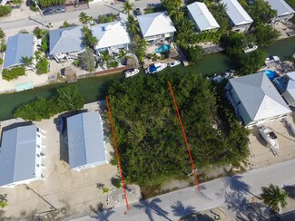 22819 Blackbeard Ln, Cudjoe Key, FL 33042