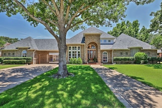 1428 Southern Hills Dr, Mansfield, TX 76063