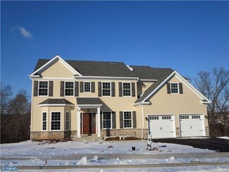 56 Sawgrass Dr, Reading, PA 19606