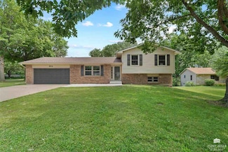 614 Adam Dr, Wamego, KS 66547