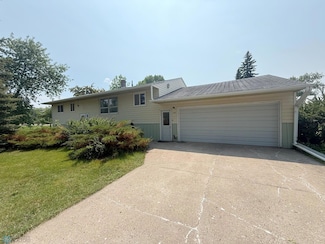 1404 Burrel Ave SE, Cooperstown, ND 58425