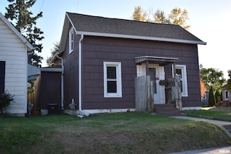 1528 13th Ave, Moline, IL 61265