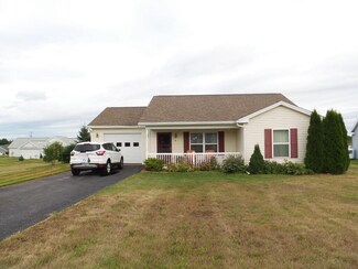 6 Fieldstone Dr, Waterville, ME 04901
