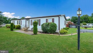 411 Clear Creek Ct, North Wales, PA 19454